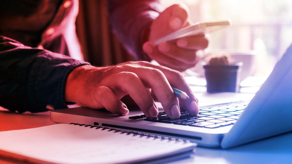 A laptopok vége a munkahelyeken? Jön a felhős PC