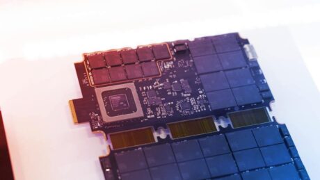 A Samsung óriás SSD-je: 256 TB tárhely egyetlen egységben