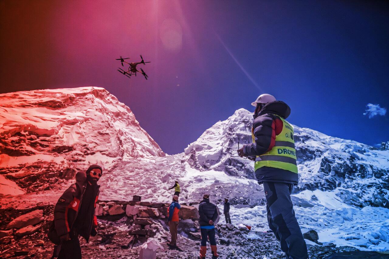 Az Everest szemetét is elintézik a drónok