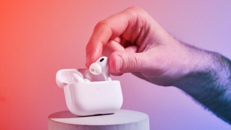 Az új AirPods Pro 3 mindent lát rajtad, segíthet a diétában is