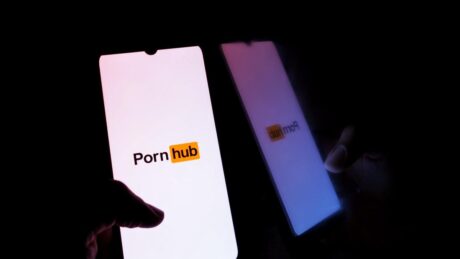 Az Apple elterelte a figyelmet a Pornhubról