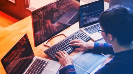Az MI-ből lopógép: hackerek fegyvert csináltak a Claude-ból