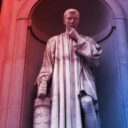 Mi vezérli valójában az igazgatókat, Machiavelli vagy Assisi Szent Ferenc?