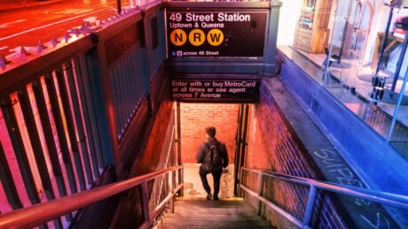 A New York-i metróban már az MI-s nyaklánc is idegesíti az embereket