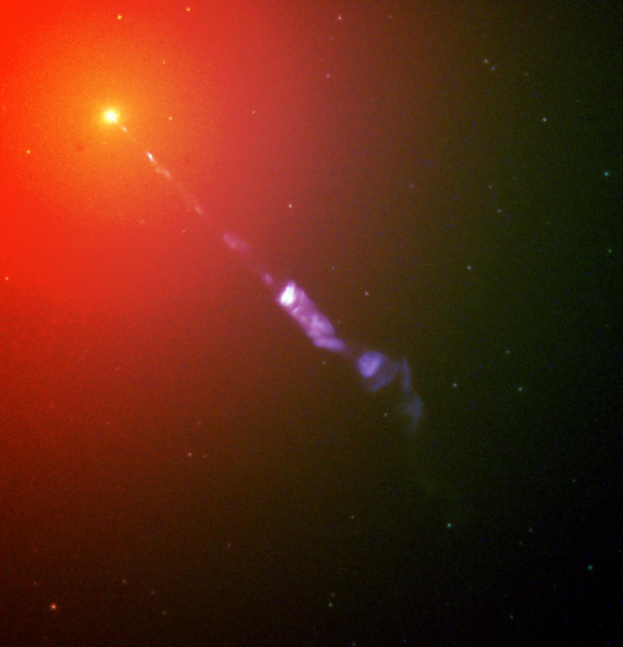 Az aktív galaxisok titka, amit szabad szemmel is láthatunk
