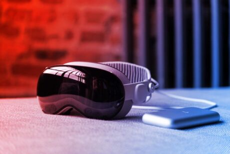Az Apple elengedi a könnyebb Vision Pro-t, jönnek az okosszemüvegek