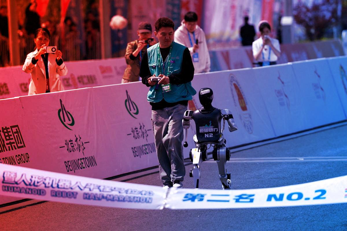 Az olcsó kínai robot, amely táncolni is tud