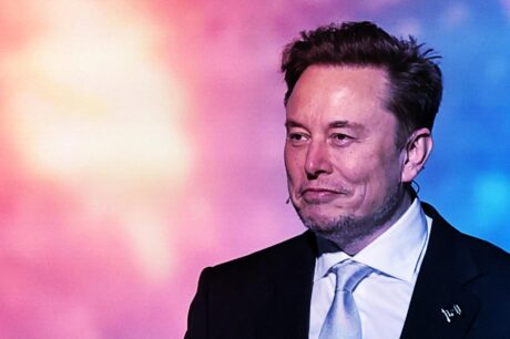 Óriási fizetésen múlik, marad-e Elon Musk a Teslánál
