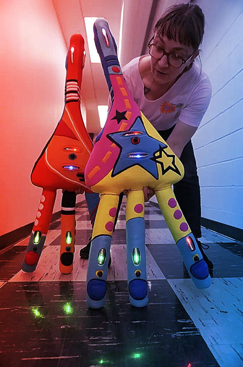 A gyerekek plüssneuronnal tanulnak, már ölelhető az MI