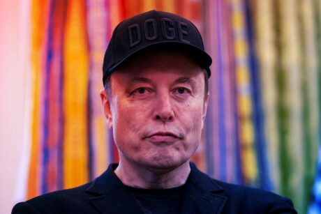 Az Elon Musk–Sam Altman-csipkelődés újabb fejezete: visszajár a Tesla-pénz