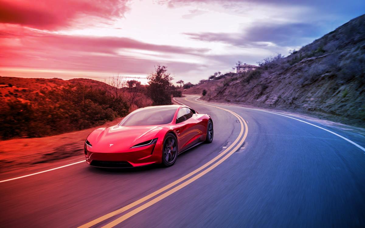 Az új Tesla: tényleg jön a repülő autó?