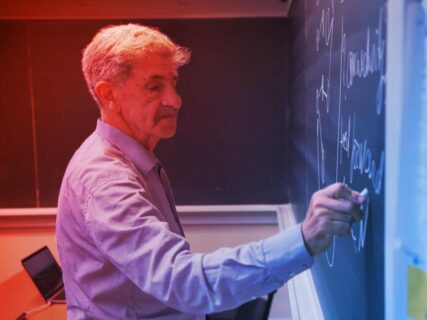 Hogyan segít a matematika átlátni az MI titkait