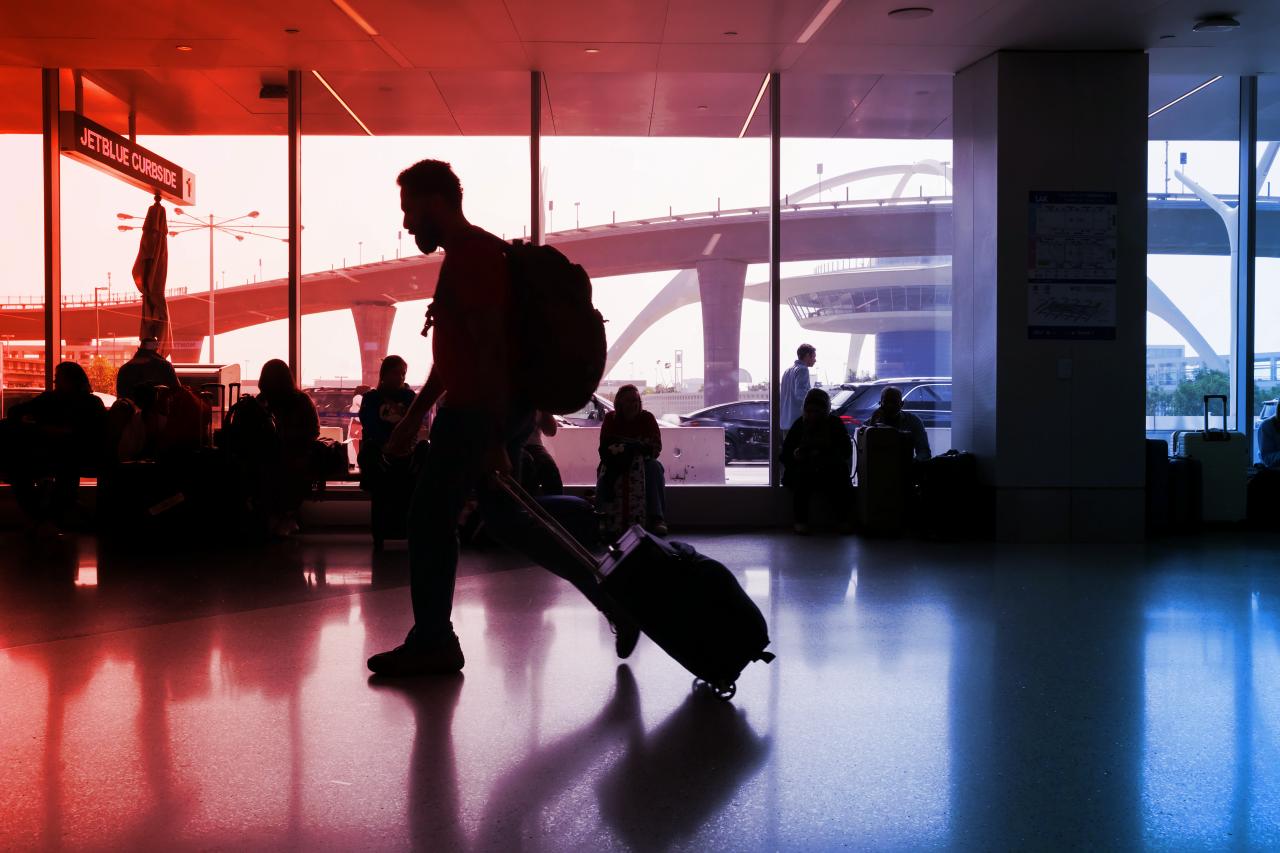 Káosz az amerikai repülőjáratokon, mire elég a bankkártyás utasbiztosítás?