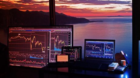 Az ETF-ekből rekord 635 millió dollár távozott: mi lesz a bitcoin árával?