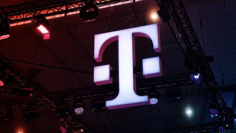 Az utazók pórul járhatnak: megugorhatnak a T‑Mobile külföldi percdíjai