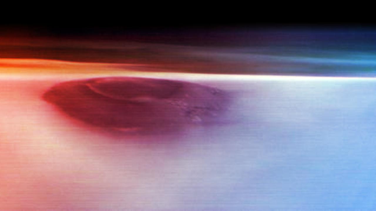 A Mars óriásvulkánja most először emelkedett át a felhőkön