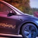 A Tesla önvezető taxija: végre megérkezett Austinba