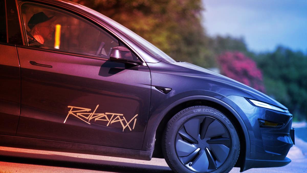 A Tesla önvezető taxija: végre megérkezett Austinba