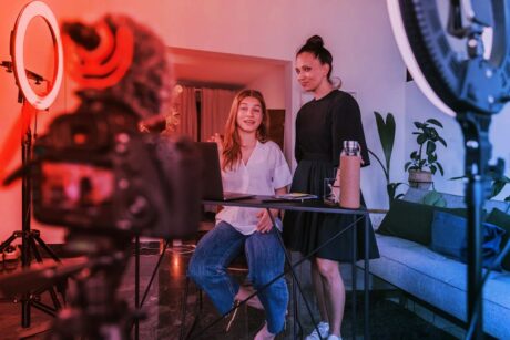 A YouTube új húzása: kollab funkció, mint az Instagramon