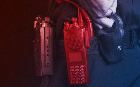 Az ál-biztonság: könnyen feltörhetők a rendőrségi és katonai rádiók
