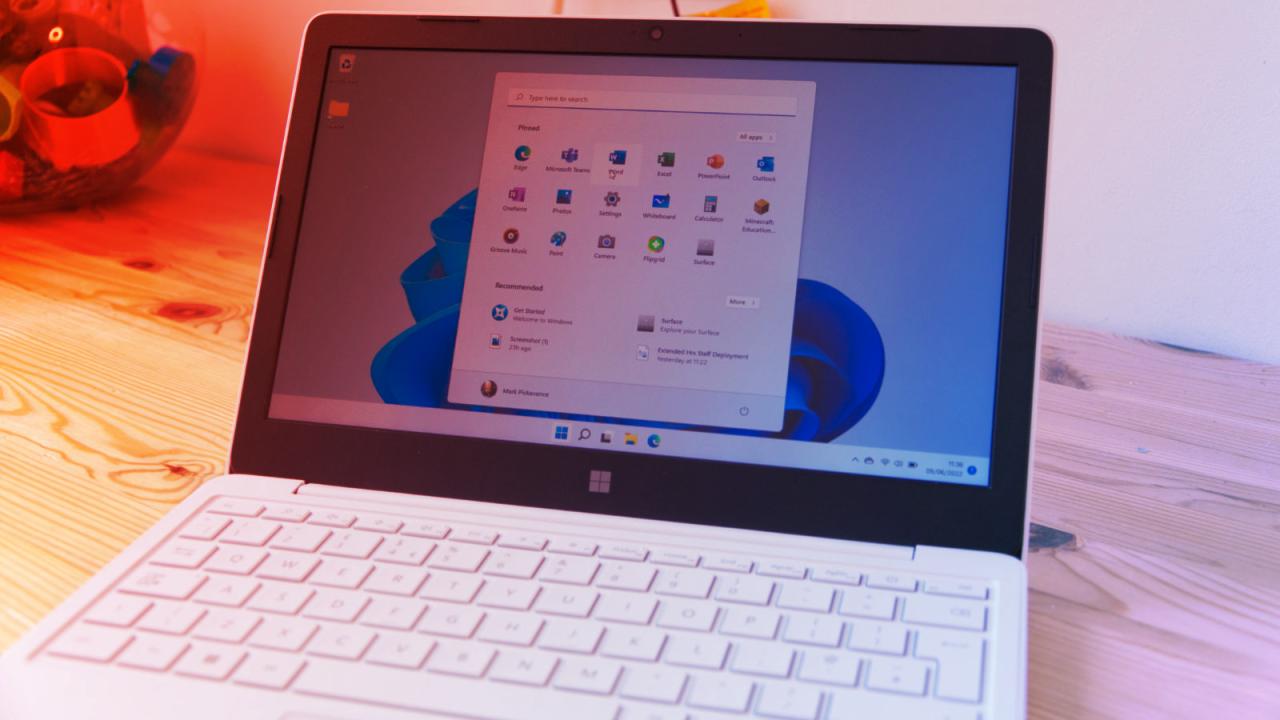 Az elbukott harc: Windows 11 SE és a Microsoft “sírva-nevetős” nagy lemondása