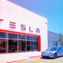 Az igazság aranyáron: Tesla több mint 80 milliárdot bukhat egy baleseten