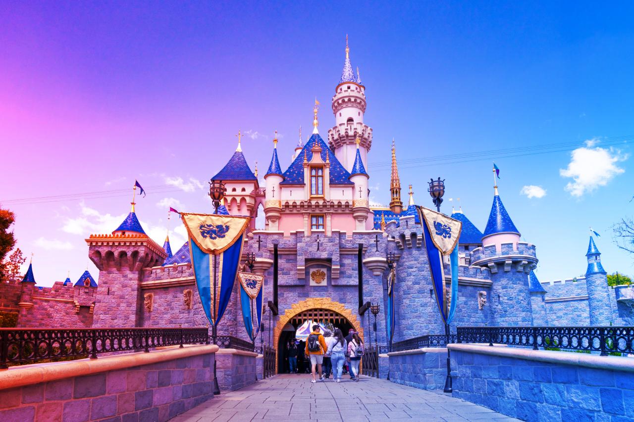 Miért zabáljuk a Disney parkokat már 70 éve?
