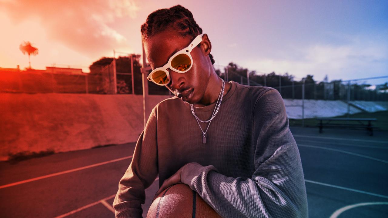 Az Oakley okosszemüveg végre előrendelhető, de van egy csavar