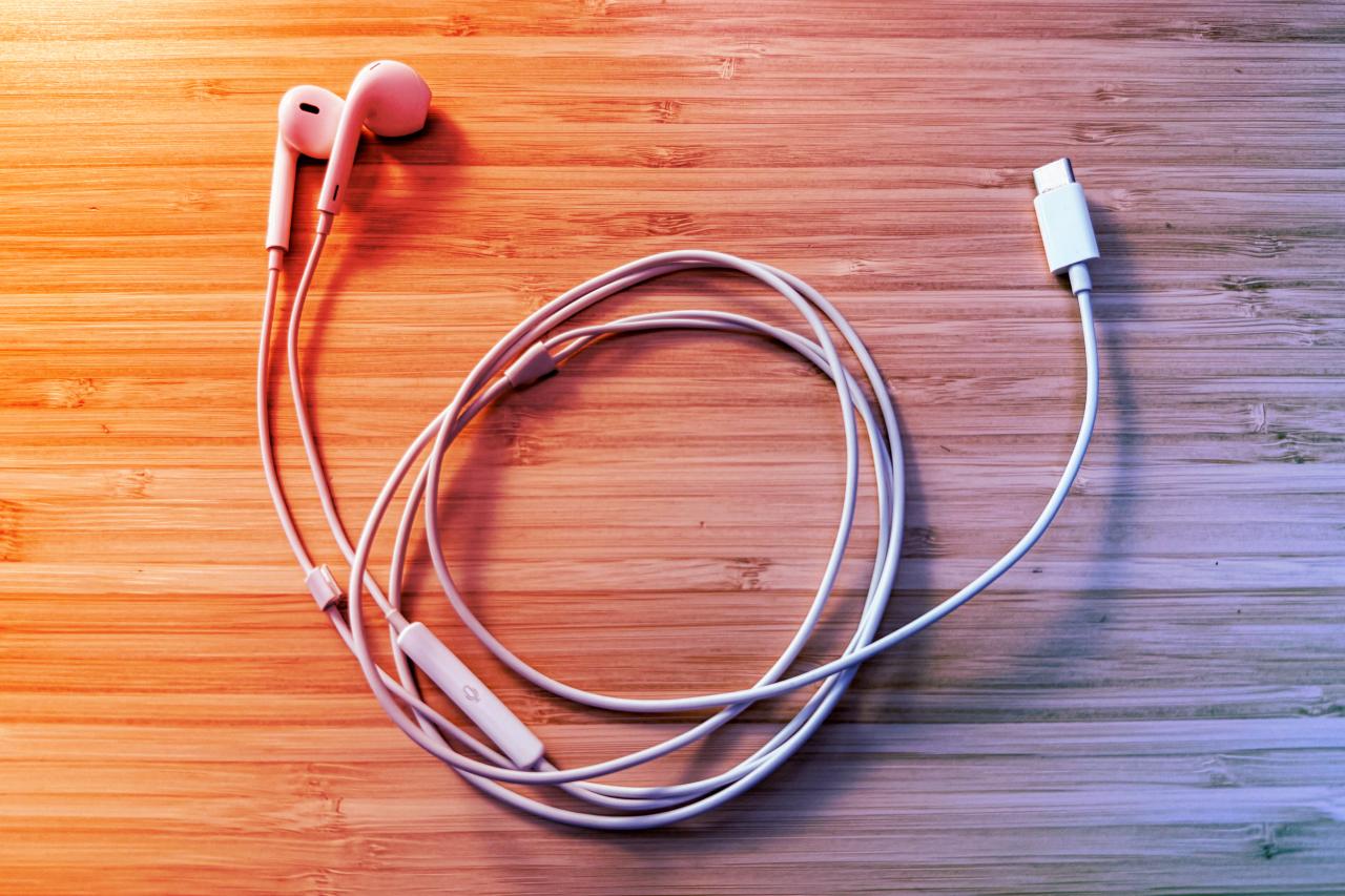 Az olcsó Apple EarPods mindent visz, még az AirPods előtt is