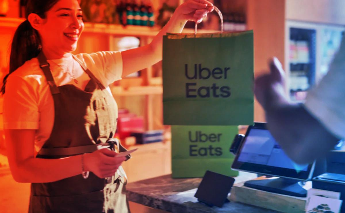 Az Uber Eats most már MI-t is kever az ételedbe