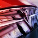 Az új Tesla MI: Most tényleg jön az önvezetés?