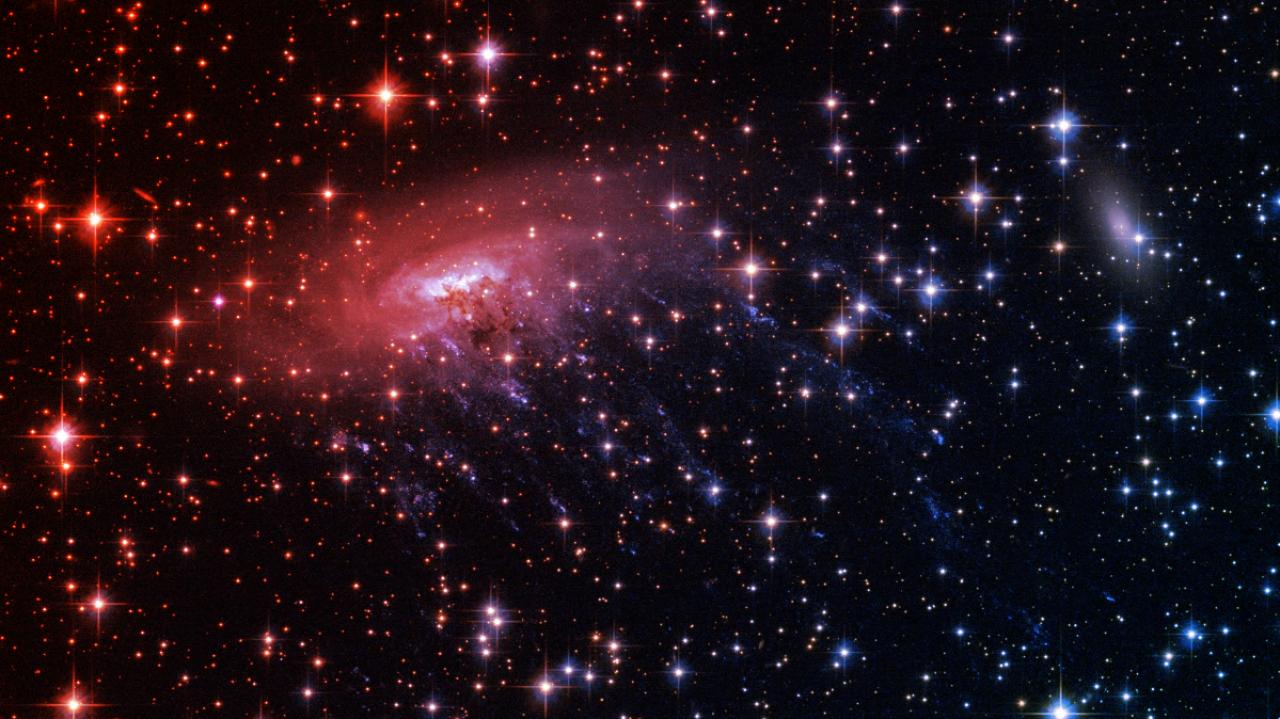 Az űrben úszik egy óriási “medúza” galaxis