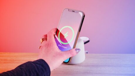 Durva fordulat: Így töltheted szupergyorsan iPhone-od és Androidod!