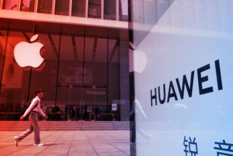 Meglepő fordulat Kínában: A Huawei piacvezető lett, az Apple is emelkedik!