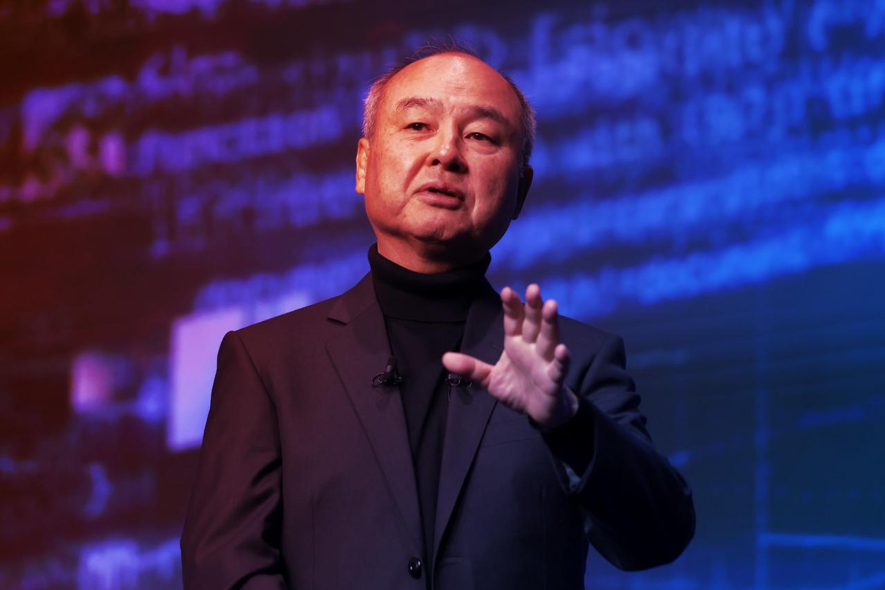 Mindent egy lapra tett a SoftBank, de mi forog kockán az MI-forradalomban